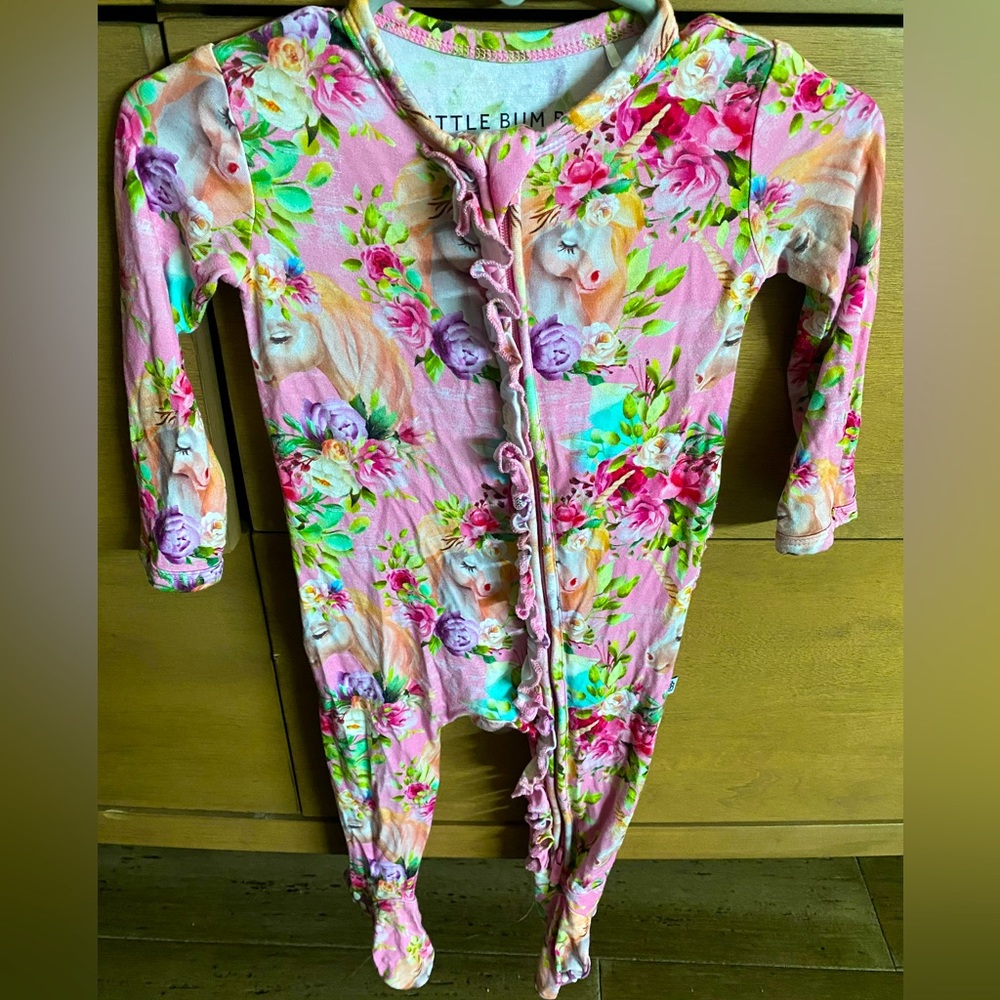 Bums and Roses Bamboo PJs 6-9 Months, Excellent Used Condition.